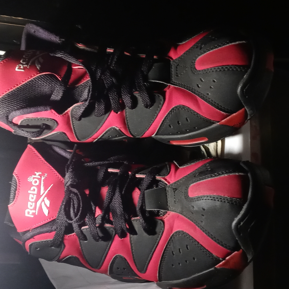 Shoes reebok sz11 blac and red